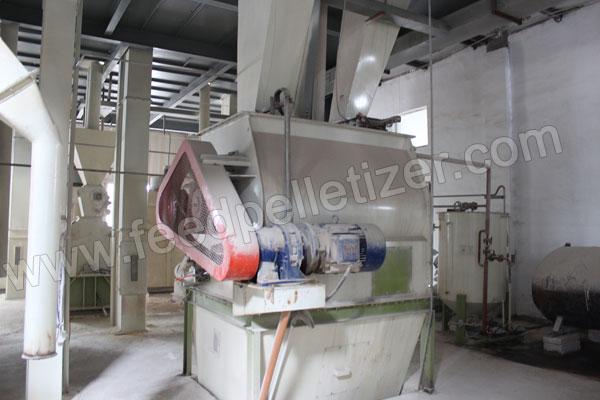 feed mixing machine